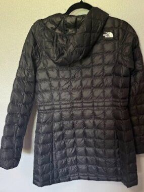The North Face Women’s Black Quilted Hooded Puffer Jacket Size [ADD SIZE]